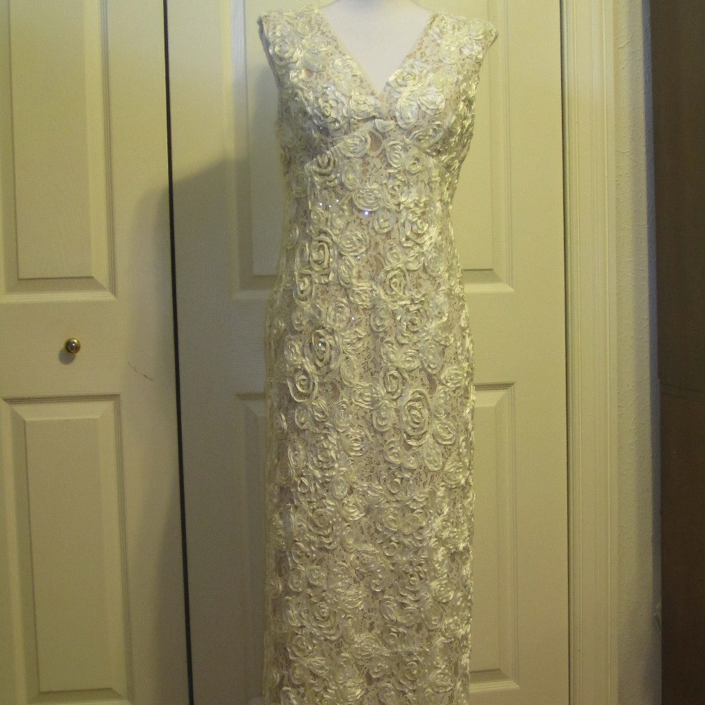 Sz 10 cream colored evening, wedding or prom dress